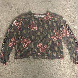 Long sleeve camo longsleeve with roses and ruffles on the sleeves
